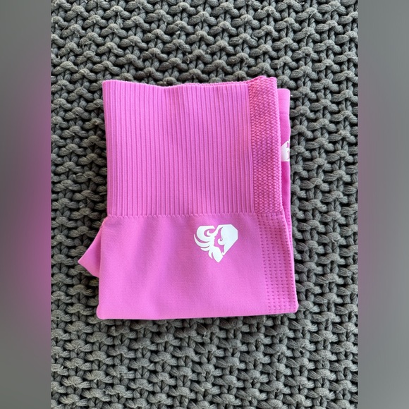 Power Seamless Cycling Shorts

Color: Phlox Pink  - Small And Medium - Picture 6 of 7
